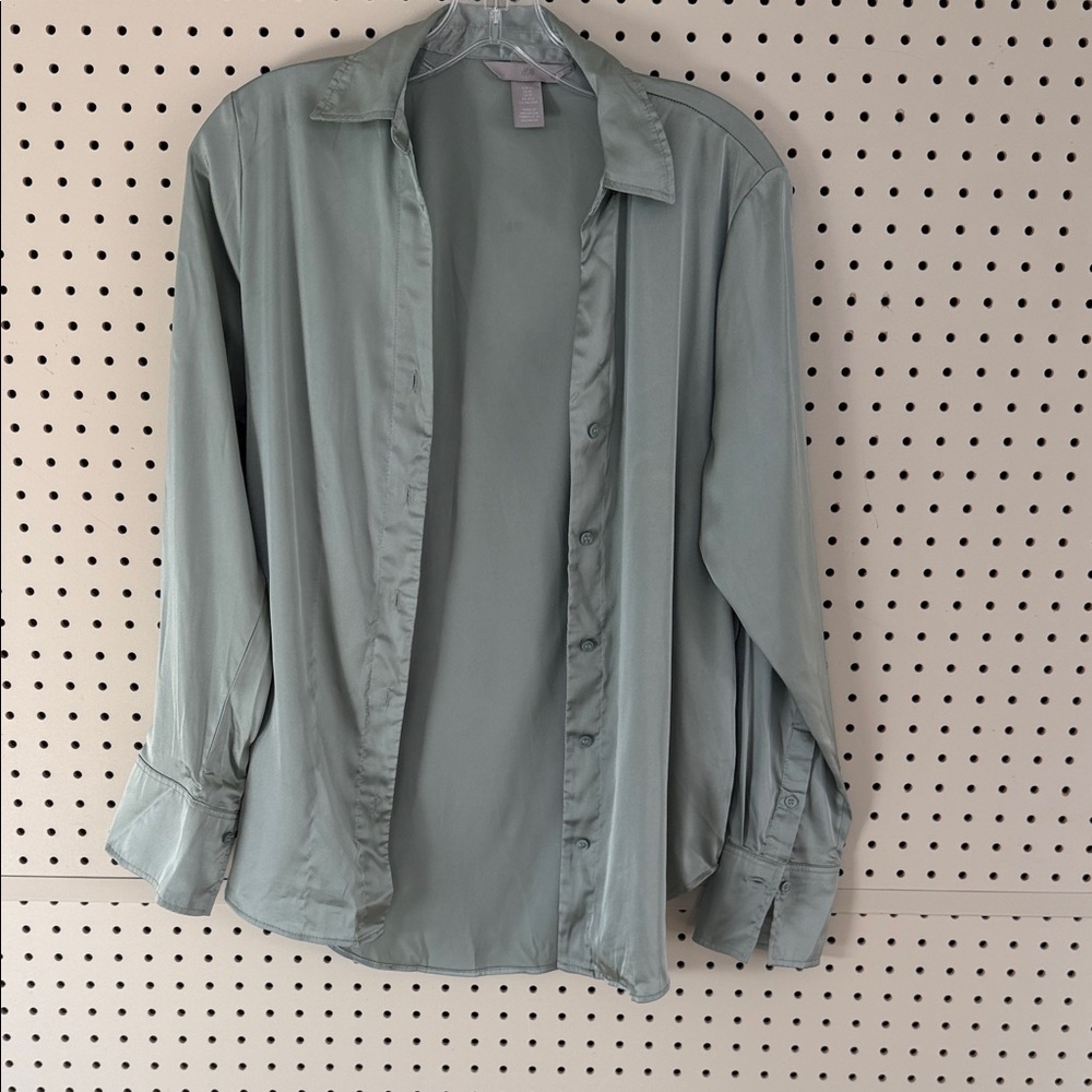 H&M Light Green Casual Button Down Shirt